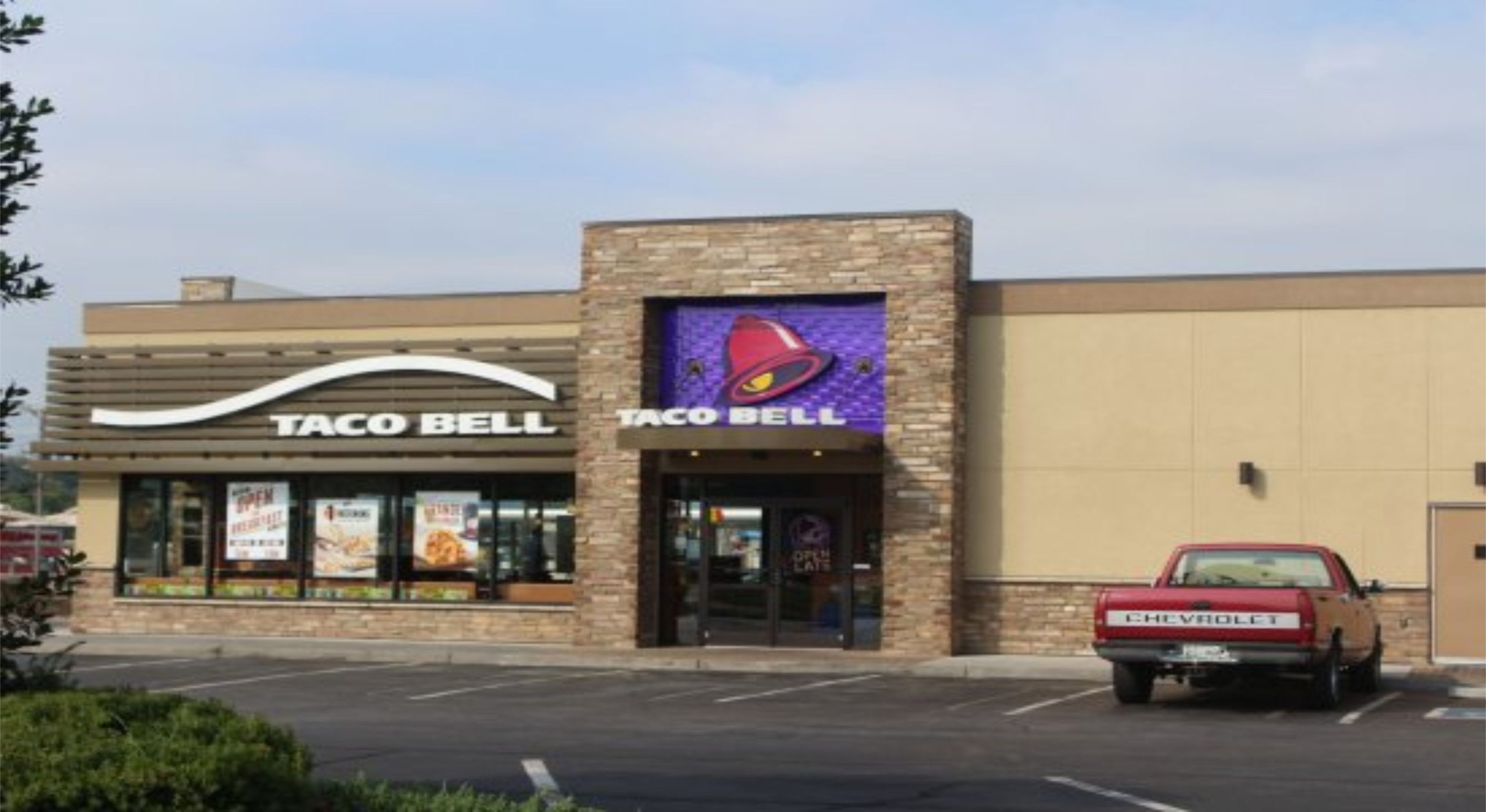 Taco Bell: Over a hundred job opportunities available