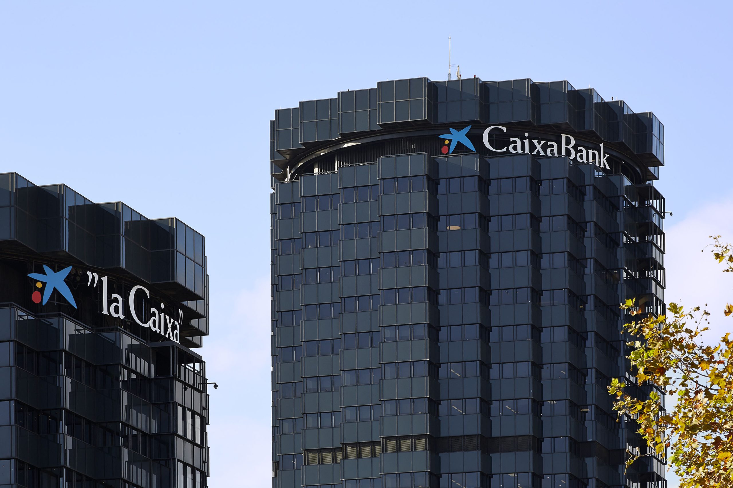 Cómo la Tarjeta de Crédito de CaixaBank Puede Simplificar tu Vida Financiera